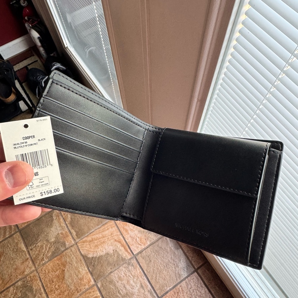Michael Kors Black Wallet for Men - Picture 2 of 2